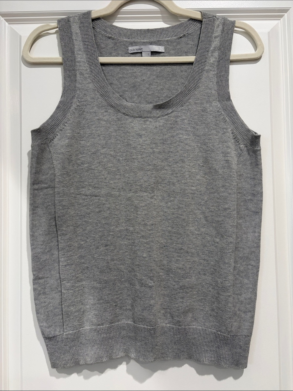 Old Navy Women’s Gray Sleeveless Knit Cotton Tank, large